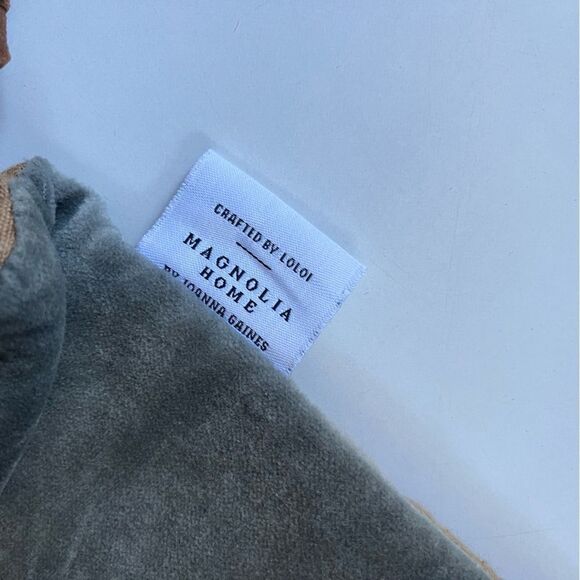 Magnolia Home By Joanna Gaines X Loloi Pillow - Picture 5 of 7